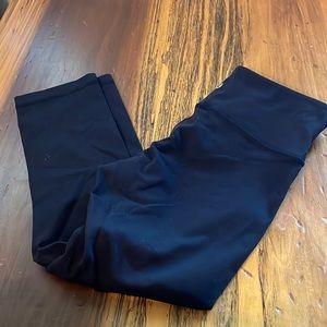 🎉Lululemon Capris All Black Leggings!